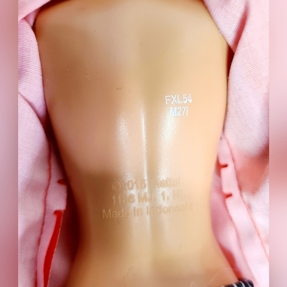 CHEF barbie doll with prosthesis leg amputee - Picture 3 of 4